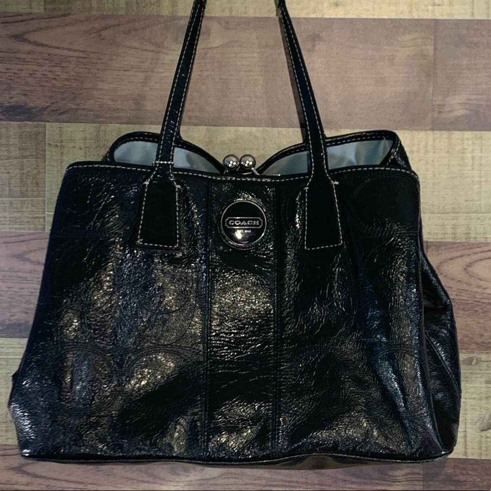 Coach Patent Leather Kisslock Carryall F19215 blk